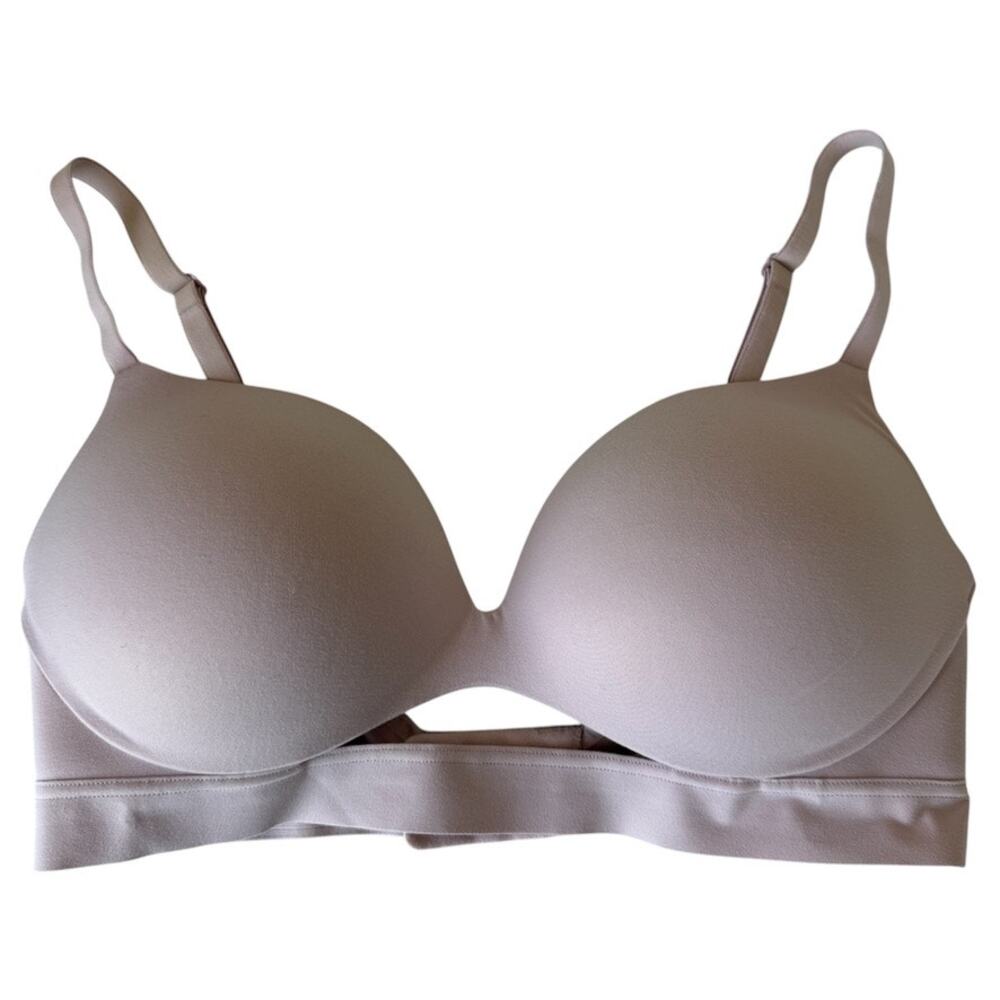Victoria's Secret Incredible By VS Padded No-Wire Light Lavender Bra Size 34D
